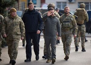 Unter dem Druck erfolgreicher ukrainischer Gegenoffensiven war die russische Armee am Freitag komplett vom rechten Ufer des Flusses Dnipro abgezogen., © ---/Ukrainian Presidential Press Office via AP/dpa