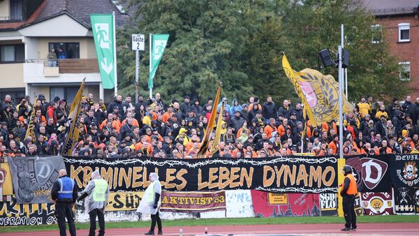Friedliche Dynamo-Fans in der Fankurve., © Marcus Foerster/Eibner-Pressefoto /dpa