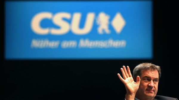 Der CSU-Vorsitzende und bayerische Ministerpräsident Markus Söder sitzt beim CSU-Parteitag im Plenum., © Karl-Josef Hildenbrand/dpa