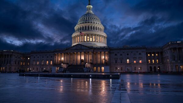 Das Kapitol in Washington. Die Demokraten von US-Präsident Biden sind einer möglichen Mehrheit im Senat nun erstaunlich nah., © J. Scott Applewhite/AP/dpa