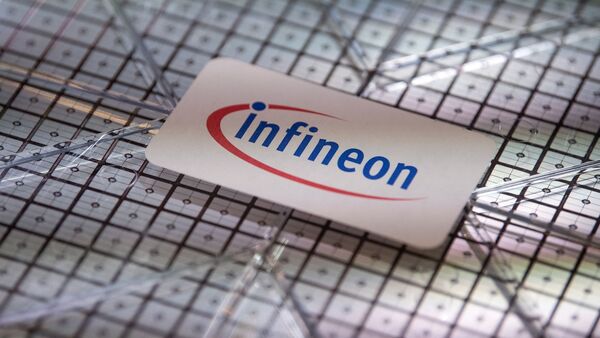 Das Logo von Infineon ist zu sehen., © Sven Hoppe/dpa/Symbolbild